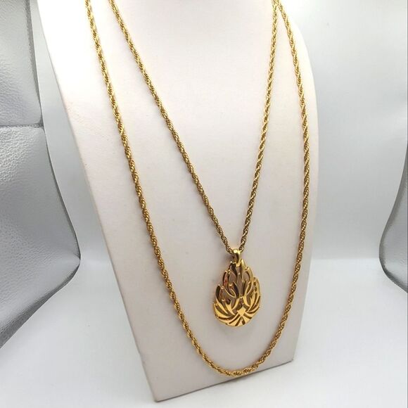 Vintage Crown Trifari Necklace - Picture 2 of 8